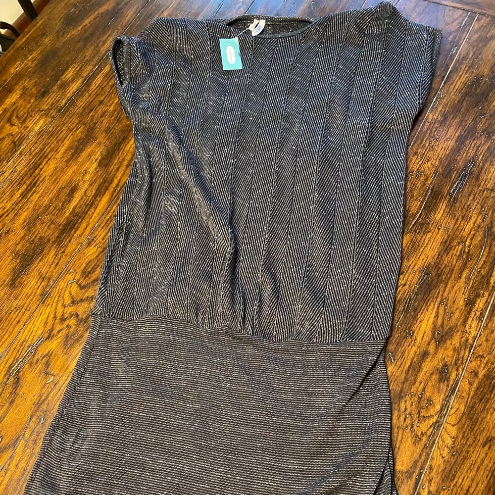 NWT Cap Sleeve Fitted Black & Glitter Dress